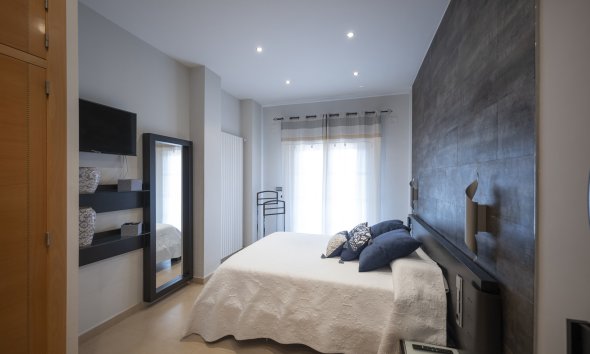 Obra nueva - Villa -
Jerónimo y Avileses