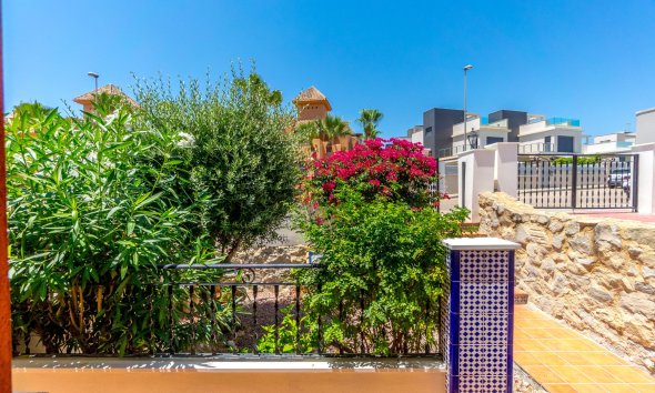 Resale - Townhouse -
San Miguel de Salinas