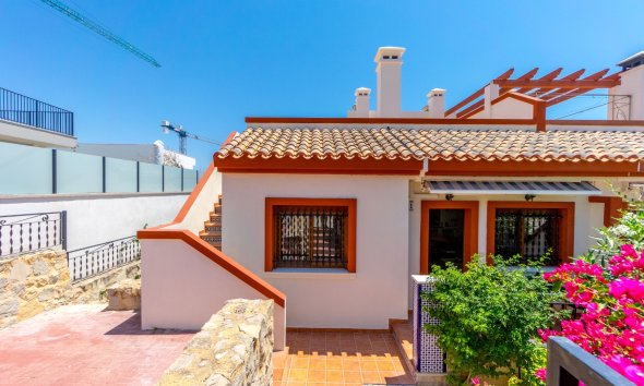 Resale - Townhouse -
San Miguel de Salinas