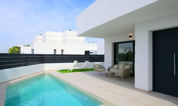 Obra nueva - Adosado -
Dolores