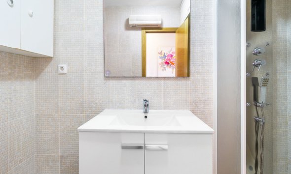 Reventa - Apartamento -
Torrevieja