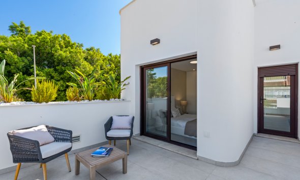 Obra nueva - Villa -
Pilar de la Horadada