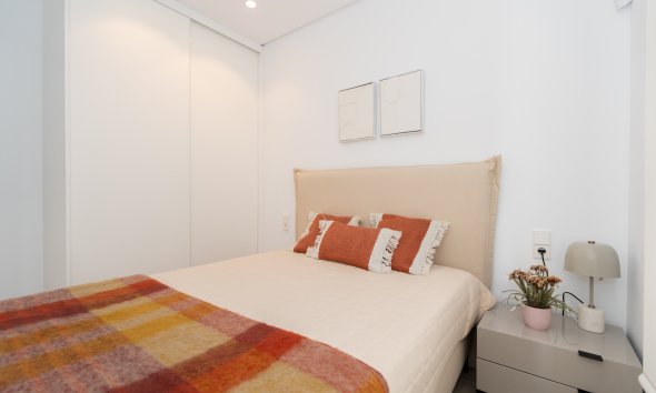 Obra nueva - Adosado -
Elche