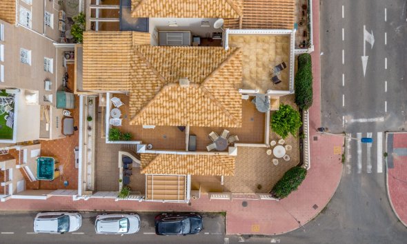 Reventa - Adosado -
Torrevieja