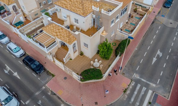 Reventa - Adosado -
Torrevieja