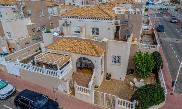 Reventa - Adosado -
Torrevieja