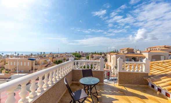 Reventa - Adosado -
Torrevieja