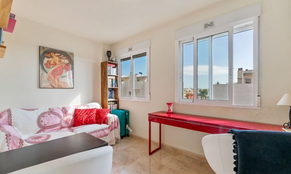 Reventa - Adosado -
Torrevieja