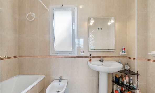 Reventa - Adosado -
Torrevieja