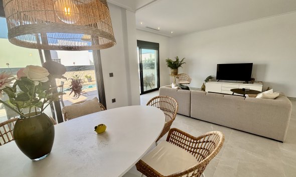 Obra nueva - Villa -
Benijofar