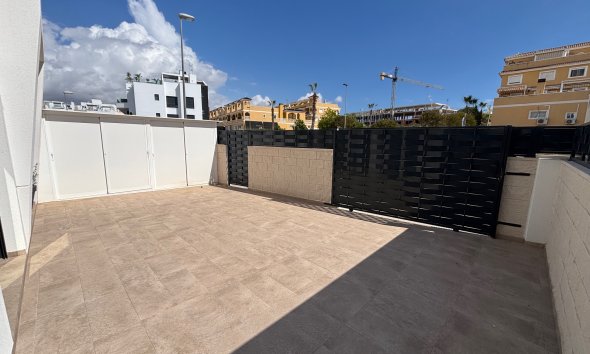 Obra nueva - Villa -
Benijofar