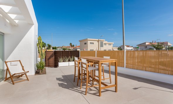 Obra nueva - Villa -
Los Alcázares