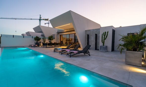 Obra nueva - Villa -
Rojales