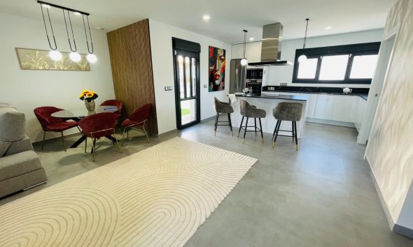 Obra nueva - Villa -
Torrevieja