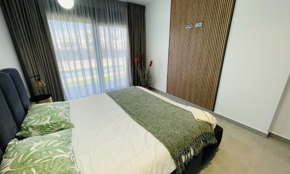 Obra nueva - Villa -
Torrevieja