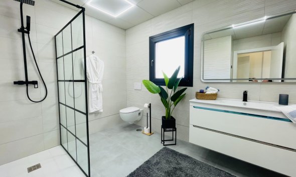 Obra nueva - Villa -
Torrevieja