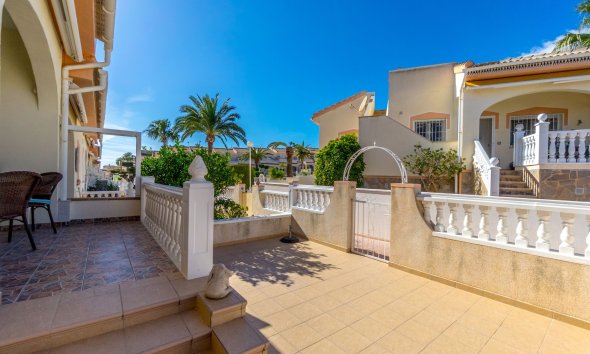 Resale - Townhouse -
Ciudad Quesada