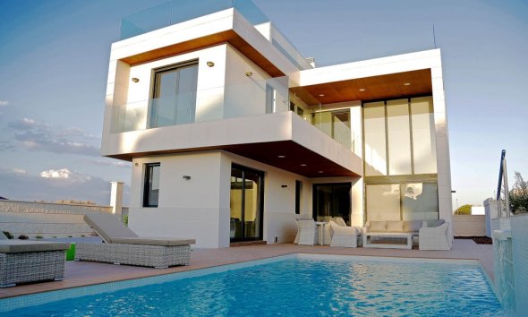Nybyggeri - Villa -
Dehesa de Campoamor