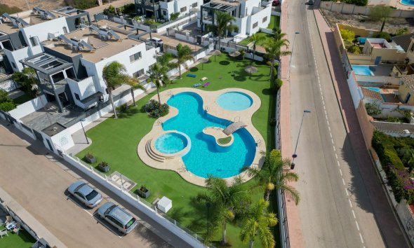 Gensalg - Rækkehus -
Torrevieja - Aguas Nuevas