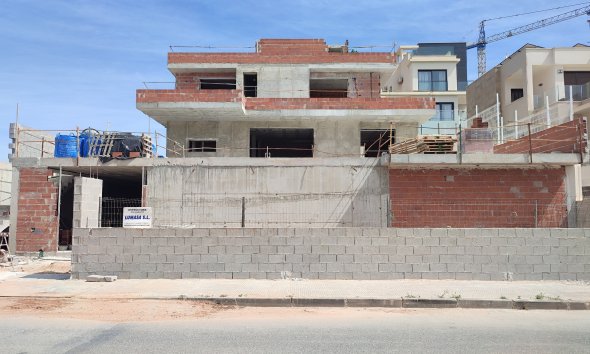 Nybyggeri - Villa -
Dehesa de Campoamor