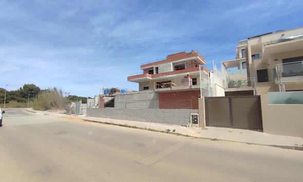 Nybyggeri - Villa -
Dehesa de Campoamor
