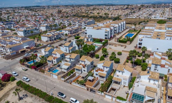 Resale - Villa -
Orihuela Costa - Punta Prima
