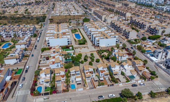 Resale - Villa -
Orihuela Costa - Punta Prima