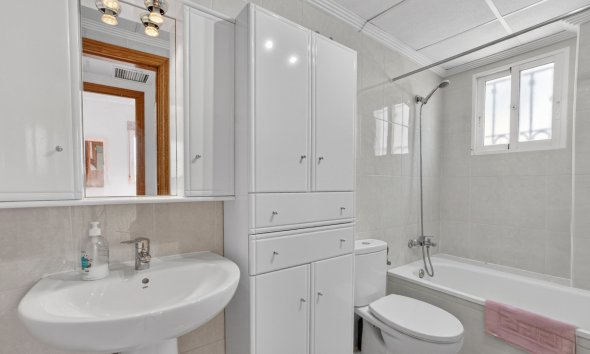 Resale - Villa -
Orihuela Costa - Punta Prima