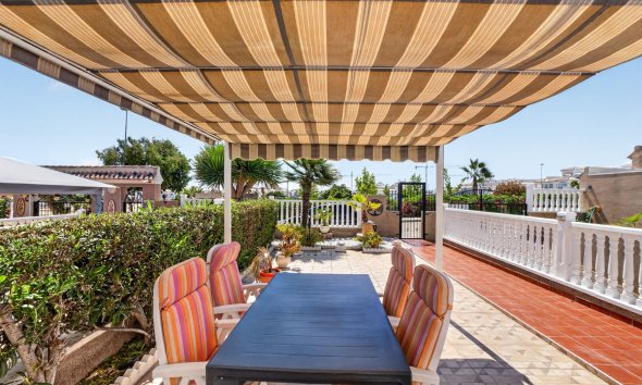 Resale - Villa -
Orihuela Costa - Punta Prima