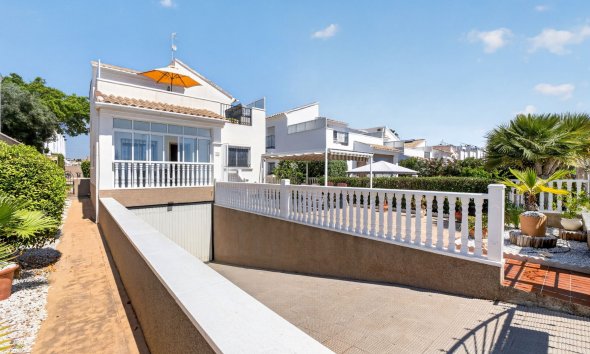 Resale - Villa -
Orihuela Costa - Punta Prima