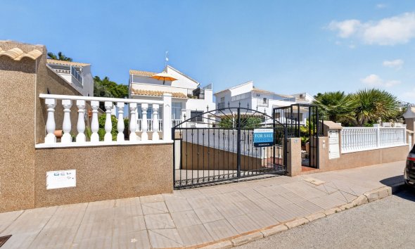 Resale - Villa -
Orihuela Costa - Punta Prima