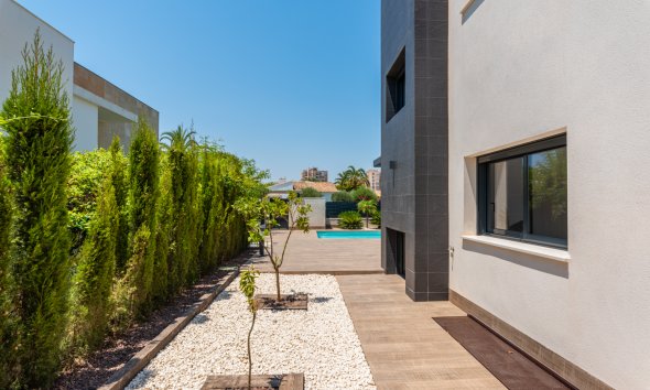 New Build - Villa -
Playa Paraiso
