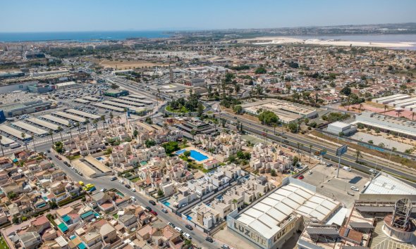Resale - Villa -
Torrevieja