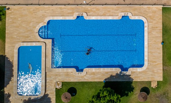 Resale - Villa -
Torrevieja