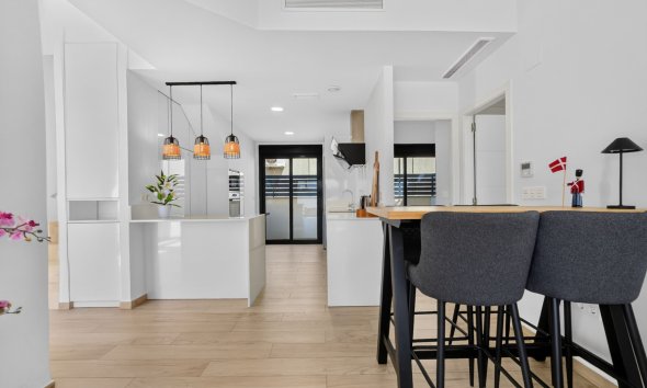 Resale - Villa -
Torrevieja