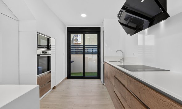 Resale - Villa -
Torrevieja