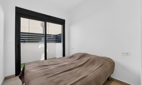 Resale - Villa -
Torrevieja