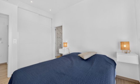 Resale - Villa -
Torrevieja