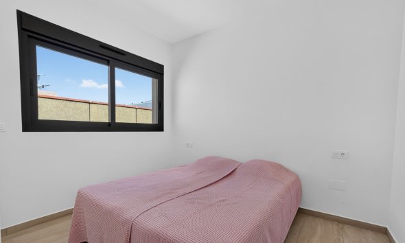 Resale - Villa -
Torrevieja