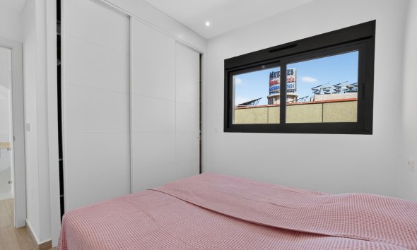 Resale - Villa -
Torrevieja
