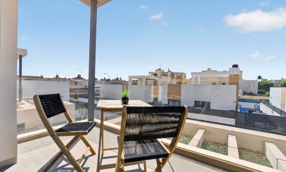 Resale - Villa -
Torrevieja