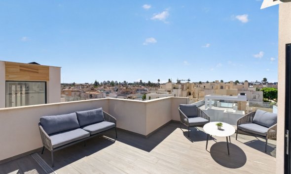 Resale - Villa -
Torrevieja