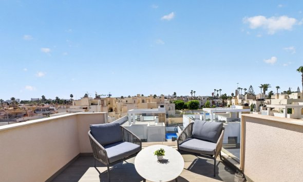 Resale - Villa -
Torrevieja