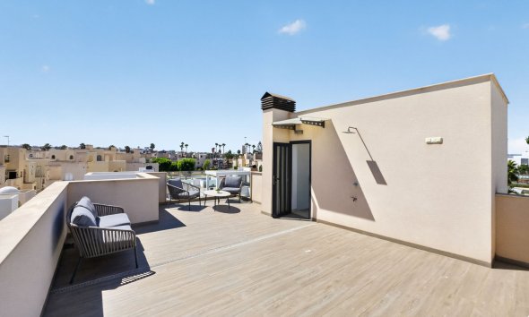 Resale - Villa -
Torrevieja