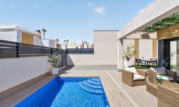 Resale - Villa -
Torrevieja
