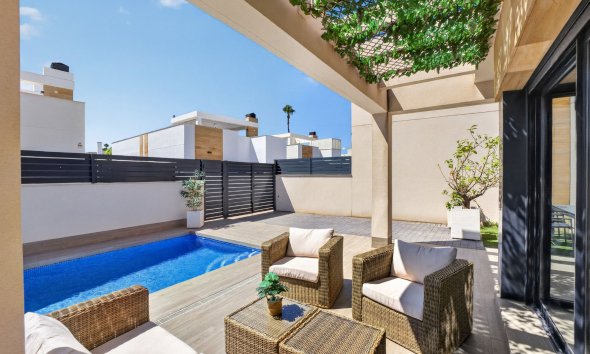 Resale - Villa -
Torrevieja
