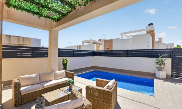 Resale - Villa -
Torrevieja